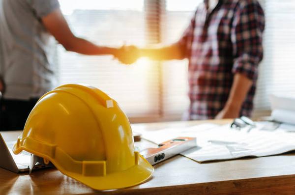 Home Remodel Projects: When to Bring in a Contractor